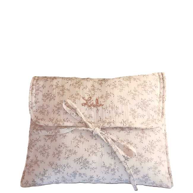 pochette naissance brod&eacute;e pr&eacute;nom